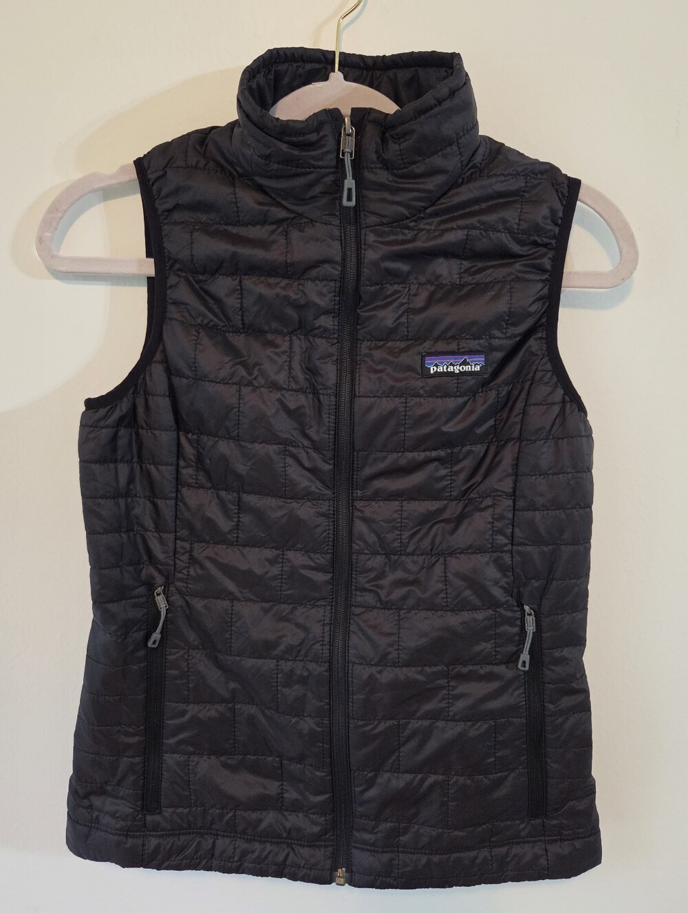 Patagonia Womens Nano Puff Vest, X-Small Black Water Resistant